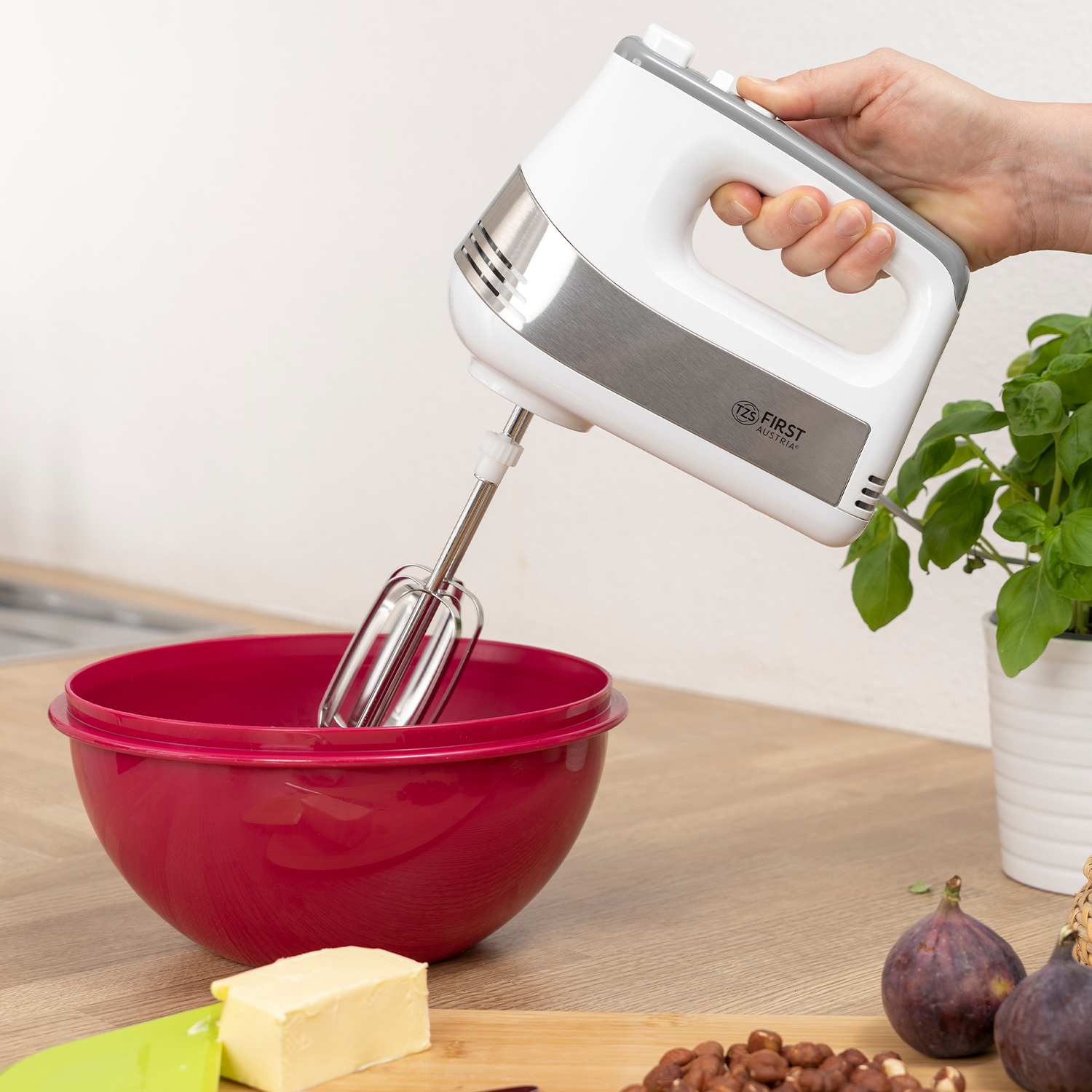 Hand mixer cheap and bowl