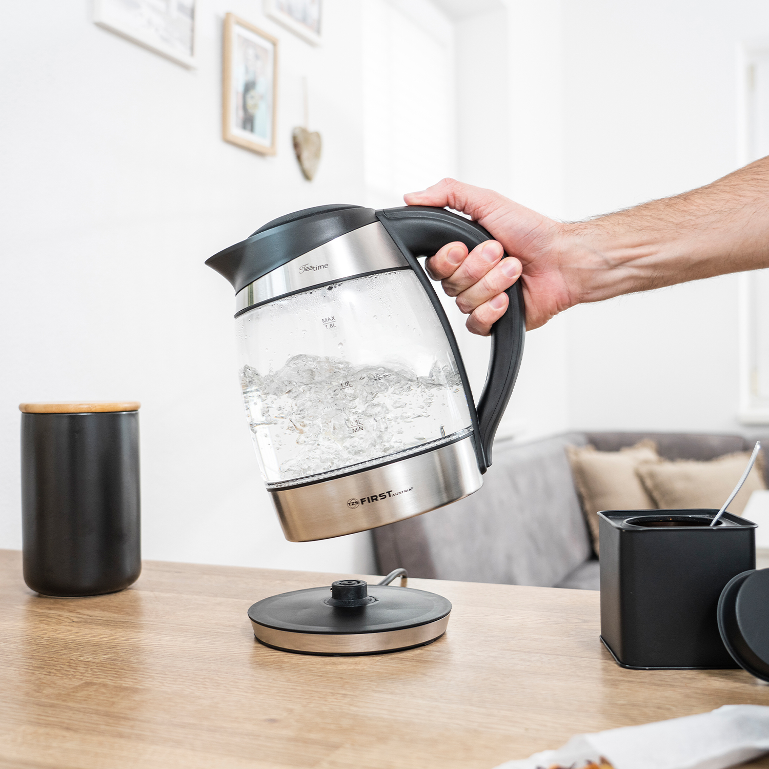 Glass kettle 2200 watts | 1.8 liter | Adjustable temp.