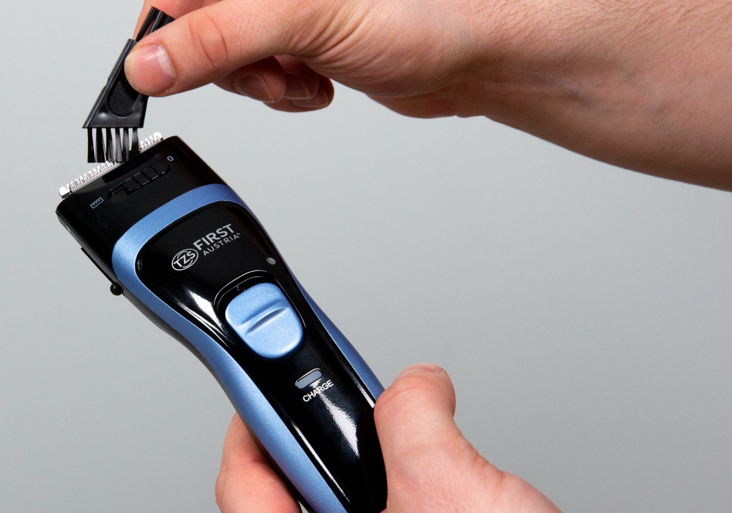 Rechargeable hair clipper